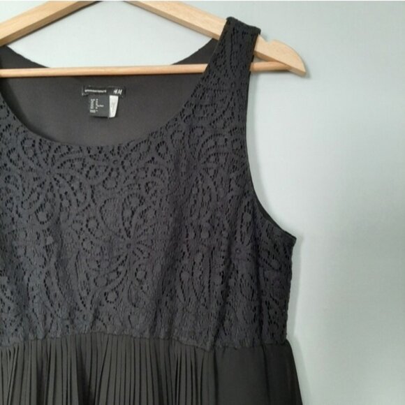 H&M Mama Maternity Baby Doll Empire Floral Lace Pleated Plisse Dress Black Sz M - Picture 3 of 14